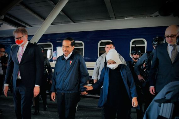 Tiba di Ukraina, Jokowi akan Kunjungi 2 Tempat Ini Sebelum Temui Presiden Zelenskyy - JPNN.COM