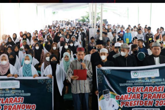 Ribuan Kiai dan Santri di Sumsel Beri Dukungan untuk Ganjar Pranowo - JPNN.COM