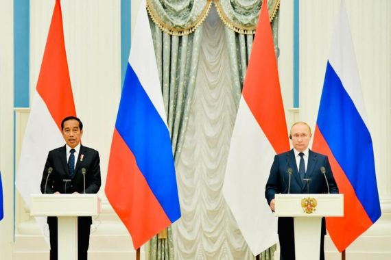 Di Hadapan Putin, Jokowi Sampaikan Sikap Indonesia, Ada Amanat Konstitusi yang Harus Ditunaikan - JPNN.COM