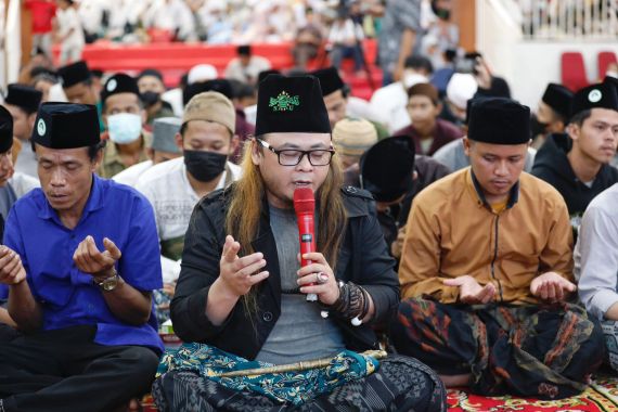 Santri dan Ulama di Condet Mendoakan Ganjar Pranowo Jadi Presiden - JPNN.COM