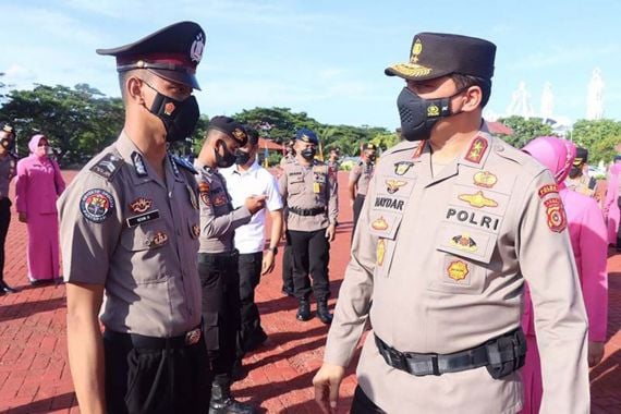 Irjen Ahmad Haydar Pimpin Upacara Kenaikan Pangkat Ratusan Anggota Polri - JPNN.COM