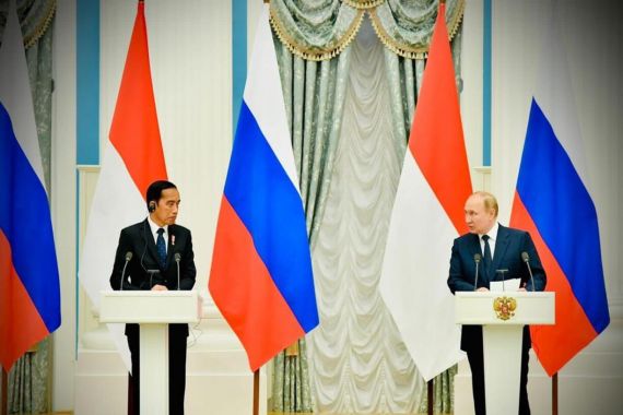 Putin Bicara 8 Menit, Hanya Sekali Melirik Jokowi, Tatapannya Dingin, Tak Tersenyum - JPNN.COM