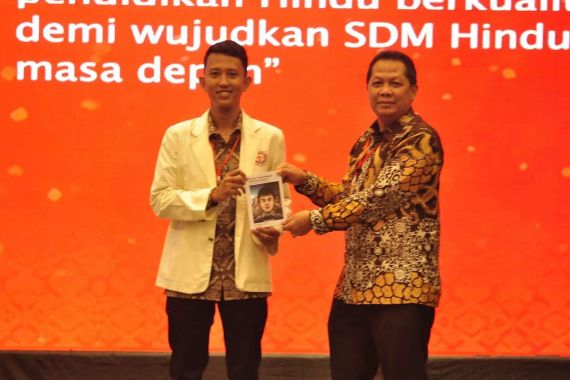 KMHDI Luncurkan Buku ‘Outlook Pengembangan SDM Hindu Abad 21' - JPNN.COM