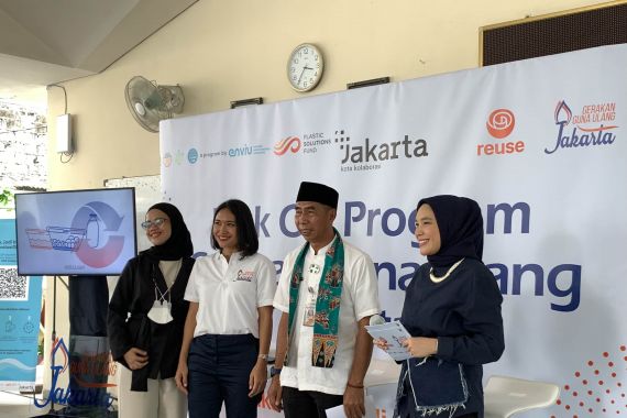 Gerakan Guna Ulang Jakarta, Edukasi Mengurangi Pemakaian Plastik Sekali Pakai - JPNN.COM