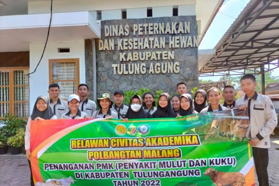 Kementan Kerahkan Tim Relawan untuk Penanganan Wabah PMK di Tulungagung - JPNN.COM