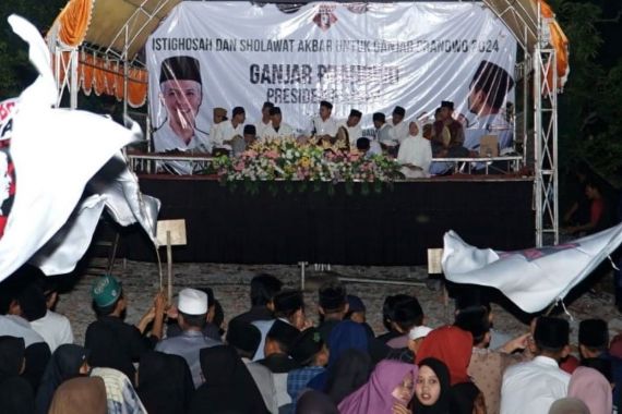 Ribuan Santri di Karawang Gelar Doa Bersama untuk Ganjar Pranowo - JPNN.COM