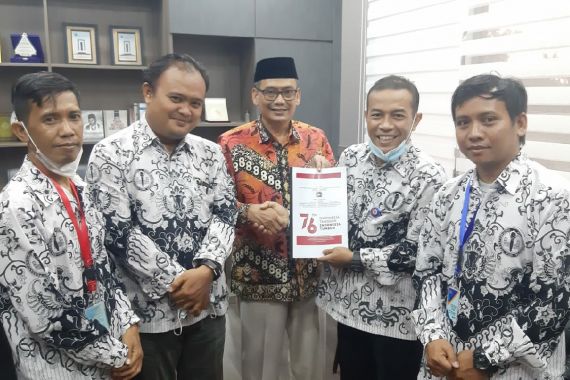 Formasi PPPK 2022: Honorer Tendik Gundah, Merasa Tak Punya Harapan Lagi, Ya Ampun - JPNN.COM