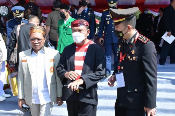 Menpora Amali Hadiri Upacara Hari Bhayangkara yang Dipimpin Presiden Jokowi - JPNN.COM