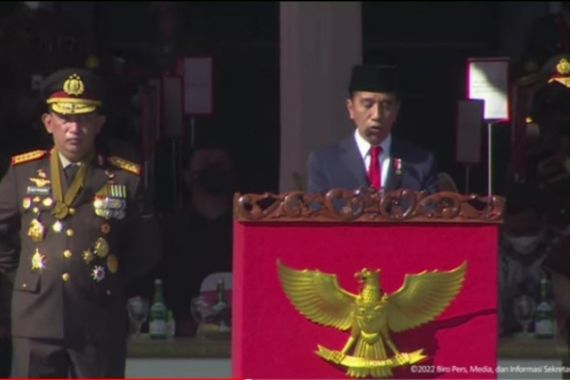 Jokowi Minta Polri Bekerja dengan Hati-Hati dan Presisi - JPNN.COM