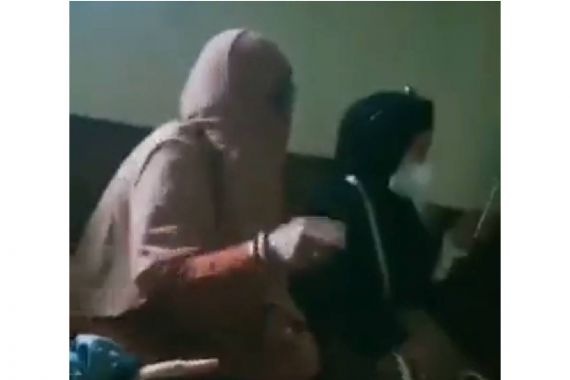 Viral Video Guru Wanita Hina Habib Rizieq Diduga Dipersekusi, Kombes Zulpan Merespons Begini - JPNN.COM