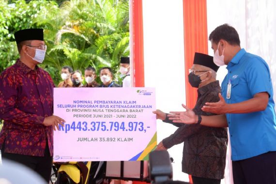 Wapres Serahkan Santunan BPJAMSOSTEK, Ini Pesannya untuk Gubernur - JPNN.COM