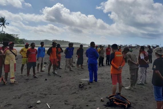 3 Wisatawan Tewas, 1 Masih Hilang Akibat Terseret Ombak di Pantai Pangandaran - JPNN.COM