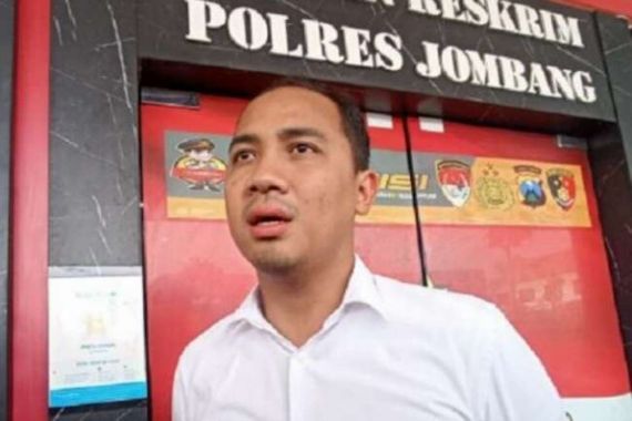 Cerita AKP Giadi Nugraha Disiram Kopi Panas saat Jemput Paksa Anak Kiai Jombang - JPNN.COM