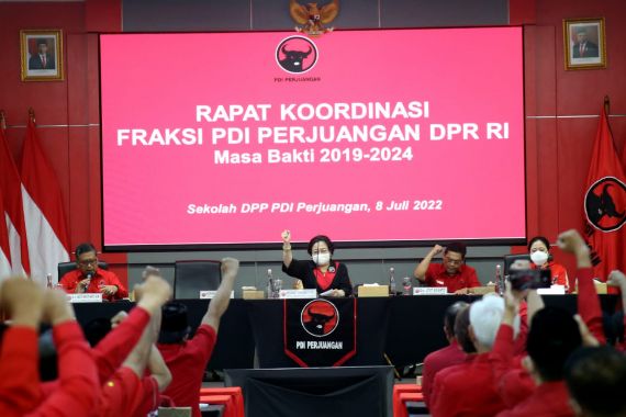 Ternyata Pagi Tadi Bu Mega Kumpulkan Ratusan Anggota DPR RI, Ada Perintah Jelang Pilpres - JPNN.COM