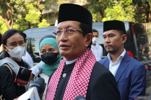 Imam Besar Istiqlal Menjamin Sapi Kurban dari Jokowi Tidak Terjangkiti PMK - JPNN.COM