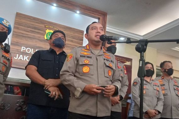 Jari Ajudan Irjen Ferdy Ada yang Terpotong, Menurut Kapolres, Begini Kejadiannya - JPNN.COM