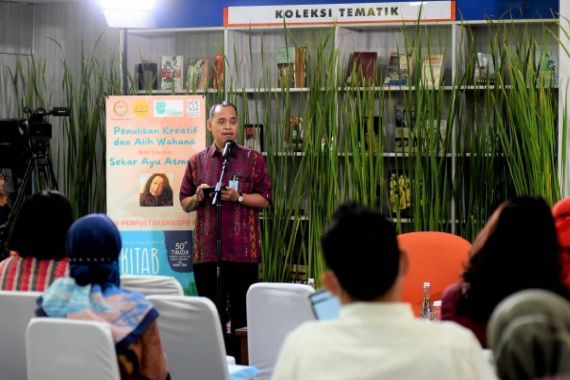 Buku Kitab Mantan Hadirkan Semangat Literasi, Perpustakaan DPR Beri Apresiasi - JPNN.COM