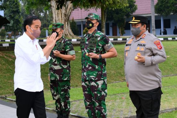 2 Jenderal TNI Melepas Jokowi Meninggalkan Bogor, dari Polisi Sebatas Pamen, Lihat - JPNN.COM