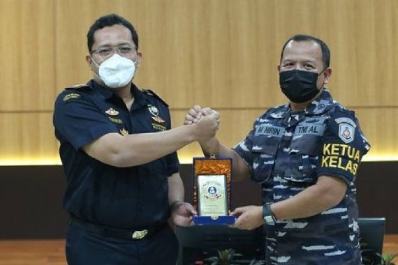 Jalin Sinergi dengan TNI, Bea Cukai Optimalkan Penegakan Hukum - JPNN.COM
