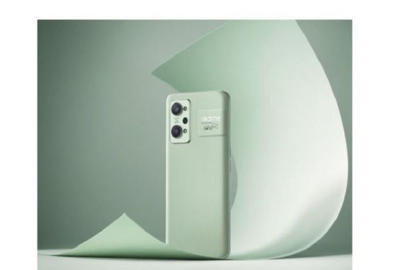 Realme GT 2 Pro Hadir dengan Edisi Warna Paper Green, Harganya Naik? - JPNN.COM