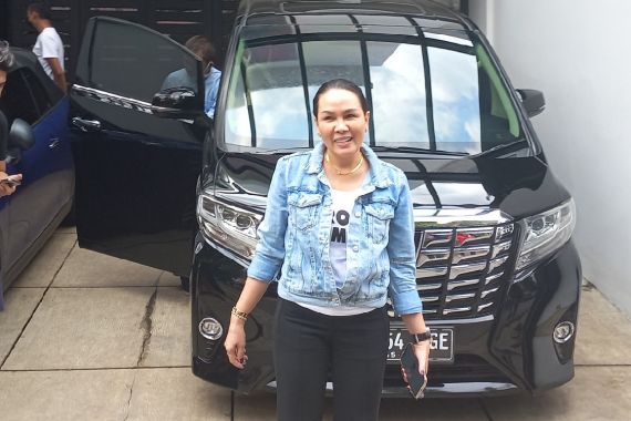 Rumah Nikita Mirzani Digeledah Polisi, Ini Barang Bukti yang Diambil - JPNN.COM