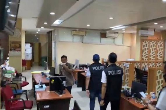Polisi Gulung 27 Orang Sindikat Mafia Tanah di Jakarta Selatan - JPNN.COM