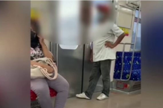 Tertidur di Kursi Kereta, Seorang Wanita Hampir Dilecehkan Pria Ini, Lihat tuh - JPNN.COM