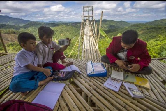 Ratusan Desa di Kalsel Belum Terjangkau Jaringan Telekomunikasi - JPNN.COM