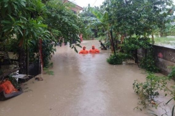 Sabtu Pagi, 11 Titik di Bekasi Direndam Banjir, Berikut Daftarnya - JPNN.COM
