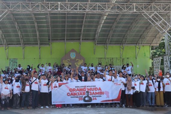 Ratusan Anak Muda di Jambi Deklarasikan Dukungan Untuk Ganjar Pranowo - JPNN.COM