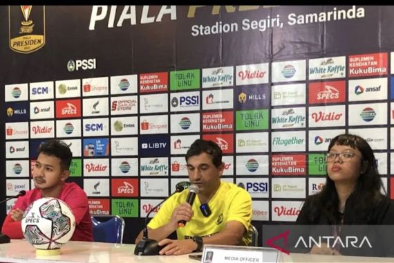 Malam Ini Leg Kedua Final, Pelatih Arema Ingatkan Borneo FC: Kami Datang untuk Raih Kemenangan - JPNN.COM