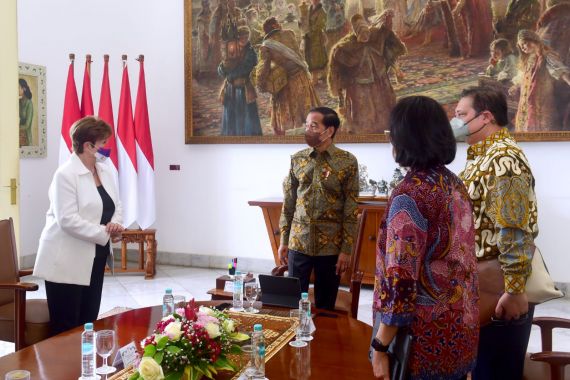 Terima Petinggi IMF, Jokowi Disampingi 2 Menteri Penting, Siapa Dia? - JPNN.COM