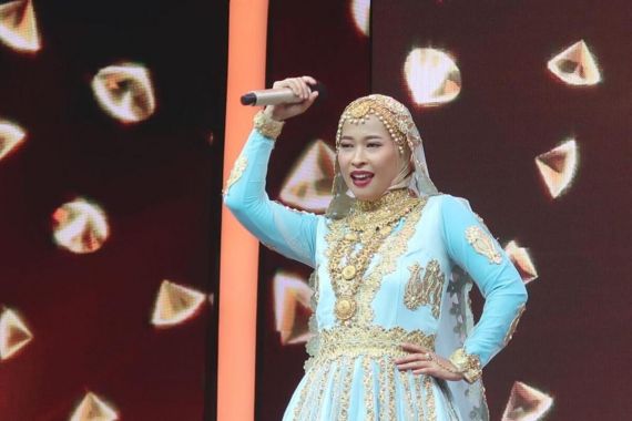 Dipuji Dewi Perssik, Dilla Layak Masuk Final Rising Star Dangdut 2022? - JPNN.COM