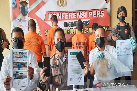 3 Tersangka Penipuan Bisnis Oli Rp 800 Juta Dibekuk Polisi, Begini Modusnya - JPNN.COM