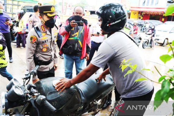 Kombes Ary Fadli Kaget Melihat Tangki Motor di SPBU, Alamak - JPNN.COM