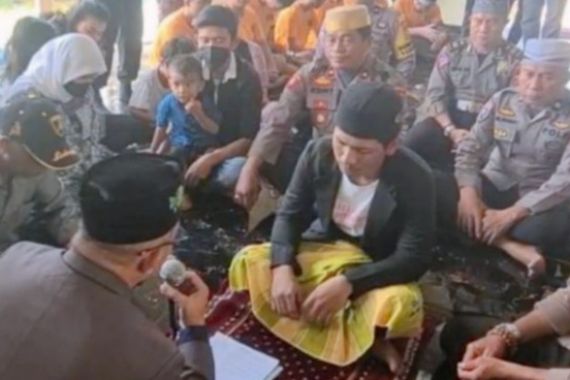 Tersandung Kasus, Misbahuddin Terpaksa Menikahi Kekasihnya di Polsek Manggala - JPNN.COM