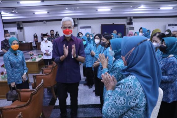 Ganjar Pranowo Yakin Para Ibu PKK Bisa Bantu Cegah Masalah Stunting dan Inflasi - JPNN.COM