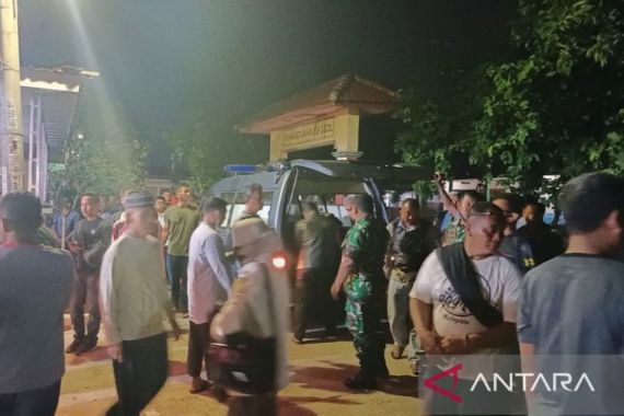 Jenazah Prajurit TNI Korban Kecelakaan Truk Tangki Pertamina Dibawa ke Rumah Duka - JPNN.COM