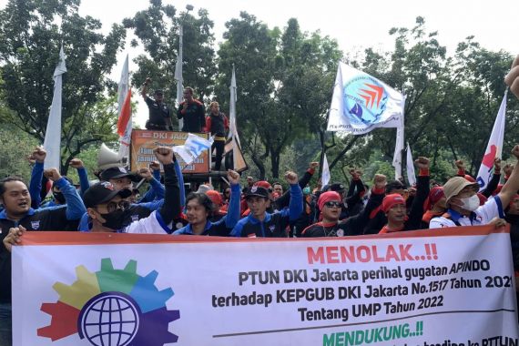 Demo Buruh Depan Kantor Anies, Suarakan Pilunya UMP yang Kembali Turun - JPNN.COM