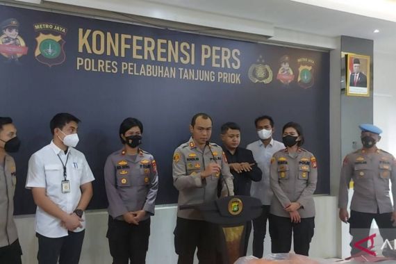 AKBP Putu Ungkap Penyebab Kematian Helen, Korban Meninggal ke-132 di Tragedi Kanjuruhan - JPNN.COM