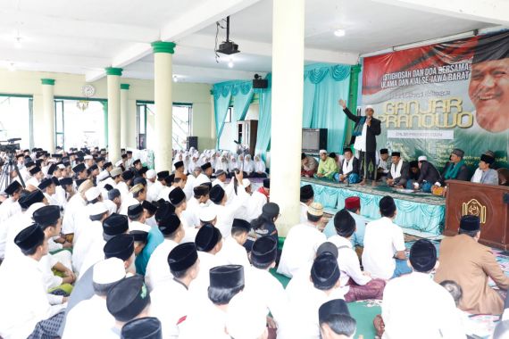Giliran Ulama dan Kiai di Jawa Barat Menyatakan Dukungan Untuk Ganjar - JPNN.COM