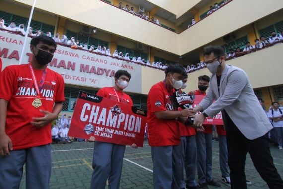 Singkirkan Tim Unggulan, SMA Taman Madya 1 Juara Nasional Esports - JPNN.COM