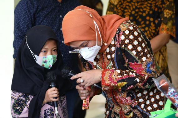 Peringati HAN 2022, Menaker Ida Fauziyah Ajak Wujudkan Indonesia Maju Tanpa Pekerja Anak - JPNN.COM