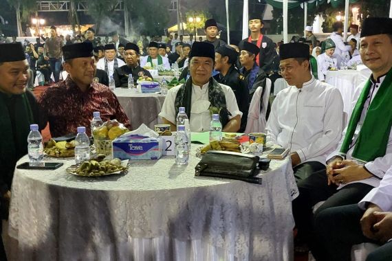 Kapolri Sampaikan Pesan Khusus di Hadapan Ratusan Jawara Banten - JPNN.COM