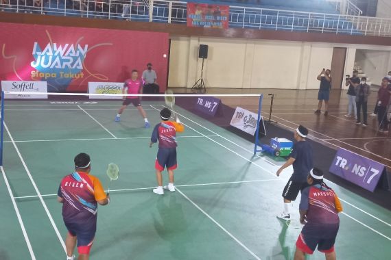 4 Lawan 1, Trig3rr Gagal Taklukan Taufik Hidayat di Lapangan Tenis, Rigen: Memang Hebat - JPNN.COM