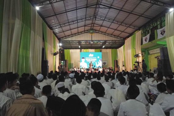 Ribuan Santri di Jombang Dukung Ganjar Maju di Pilpres 2024 - JPNN.COM