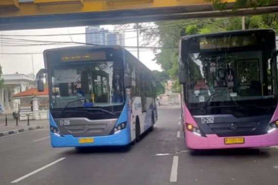 Transjakarta Menambah 10 Bus Pink Khusus Wanita, Berikut Rute yang Dilaluinya - JPNN.COM