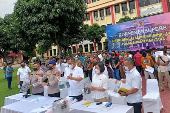 Pengiriman 91 PMI Secara Ilegal ke Malaysia Digagalkan Polisi, 1 Nakhoda dan 3 ABK Ditangkap - JPNN.COM