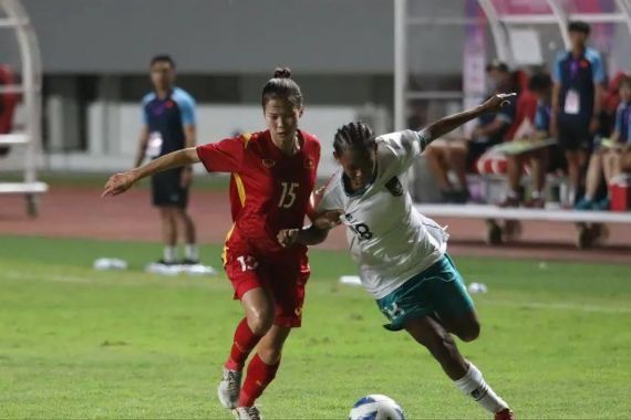 Timnas U-18 Wanita Indonesia Kalah dari Vietnam, Pelatih Beber 1 Hal yang Perlu Dibenahi - JPNN.COM