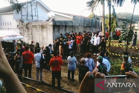 Situasi Terkini di Makam Brigadir J, Pihak Keluarga Sudah Berkumpul - JPNN.COM